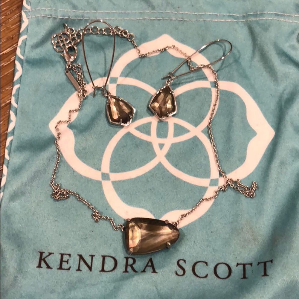 🌼Kendra Scott necklace & earrings🌼